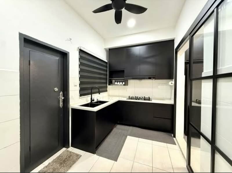 2-storey Terraced House for Sale in Setia Utama (Setia Alam) - Loke . - Kitchen - PropertyGuru.com.my