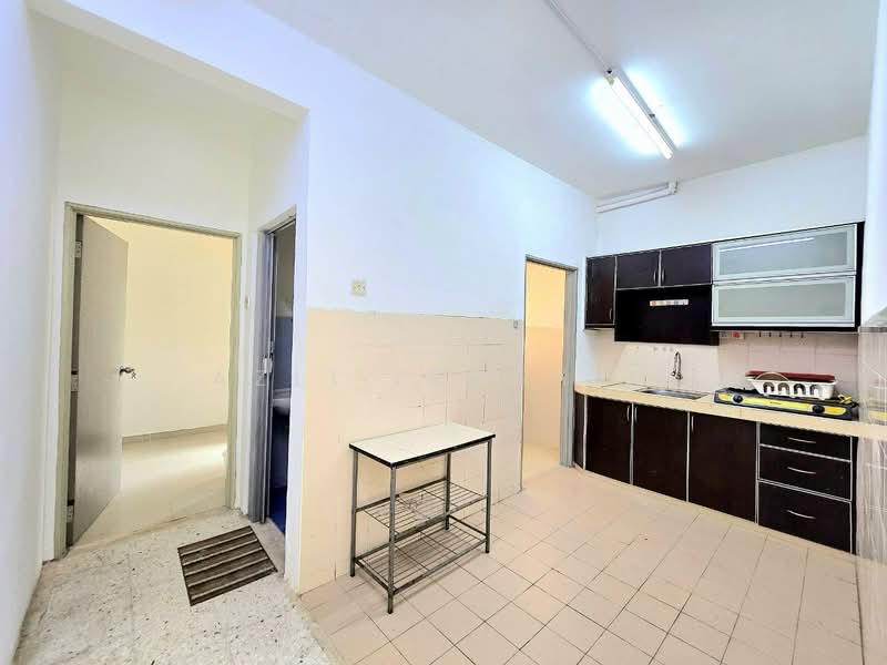Pangsapuri untuk Dijual di Sri Melor (Mulberry Court) - Azli Ibrahim - Kitchen - PropertyGuru.com.my