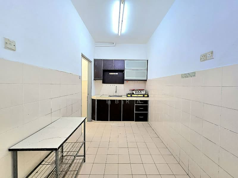 Pangsapuri untuk Dijual di Sri Melor (Mulberry Court) - Azli Ibrahim - Kitchen - PropertyGuru.com.my