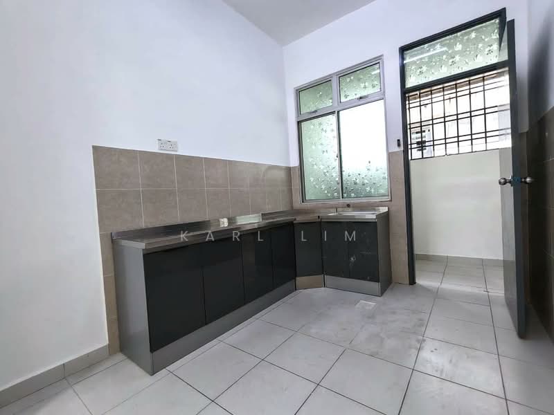 2.5-storey Terraced House for Sale in Skudai (Johor) - Karl Lim - Kitchen - PropertyGuru.com.my