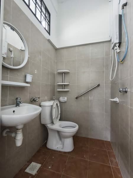 2.5-storey Terraced House for Sale in Skudai (Johor) - Karl Lim - Bathroom - PropertyGuru.com.my