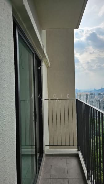 Servis Apartment untuk Disewa di M Oscar - Jaycie Hew - Balcony - PropertyGuru.com.my
