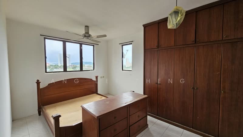 Pangsapuri untuk Dijual di Pearl Garden - Ang Lee Theng - Bedroom - PropertyGuru.com.my