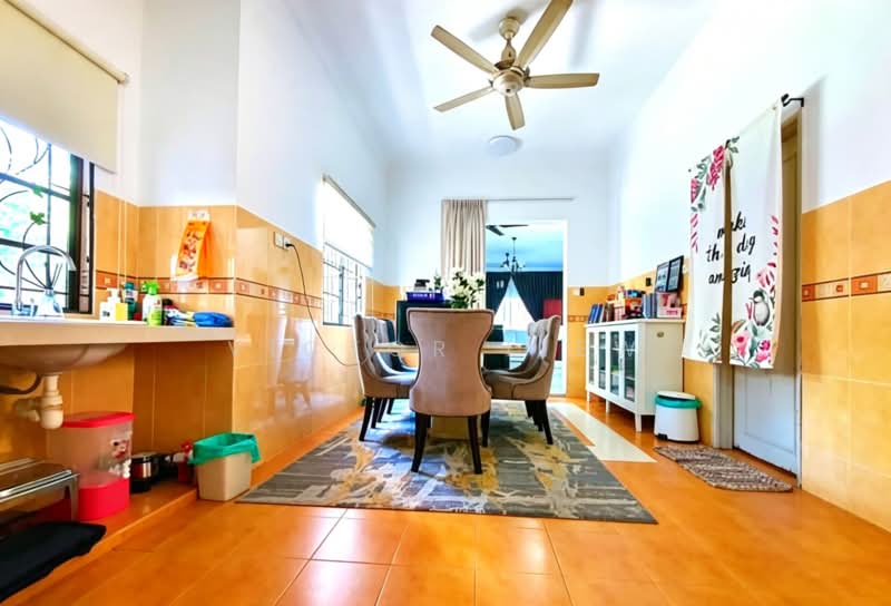 Rumah Teres 2 Tingkat untuk Dijual di Pju 1a (Ara Damansara) - Victor Liew - Dining Room - PropertyGuru.com.my