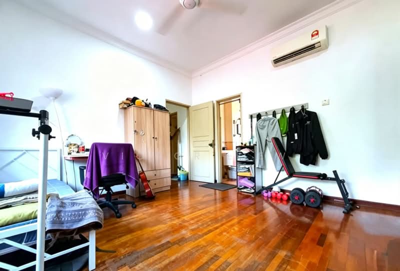 Rumah Teres 2 Tingkat untuk Dijual di Pju 1a (Ara Damansara) - Victor Liew - Bedroom - PropertyGuru.com.my