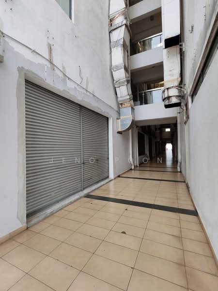 Shop for Rent in Happy Garden (Kuchai Lama) - Jeno Poon - Exterior - PropertyGuru.com.my