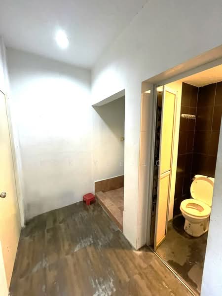 Rumah Teres 2-Tingkat untuk Disewa di Taman Baiduri Dengkil (Dengkil) - Kok Yee Loh - Bathroom - PropertyGuru.com.my