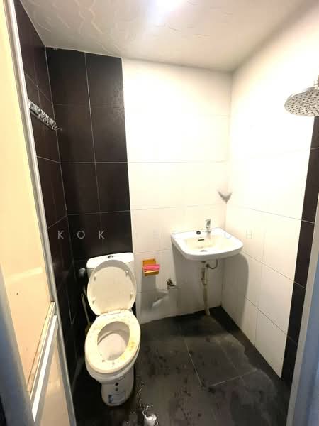 Rumah Teres 2-Tingkat untuk Disewa di Taman Baiduri Dengkil (Dengkil) - Kok Yee Loh - Bathroom - PropertyGuru.com.my