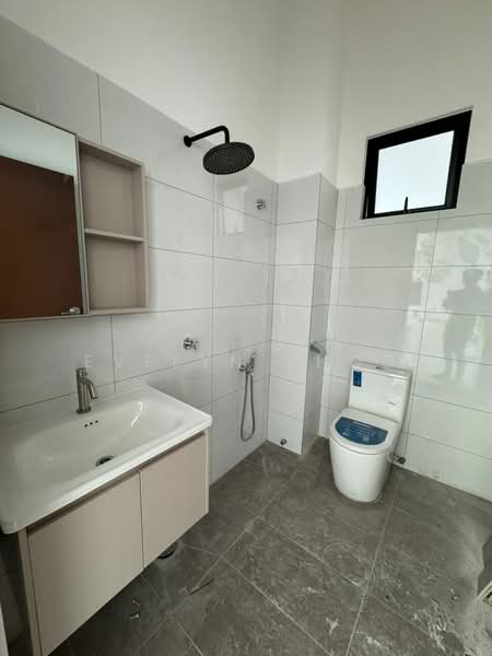 Detached Factory for Sale in Batu 17 Rawang (Rawang) - Evelyn Khoo - Bathroom - PropertyGuru.com.my