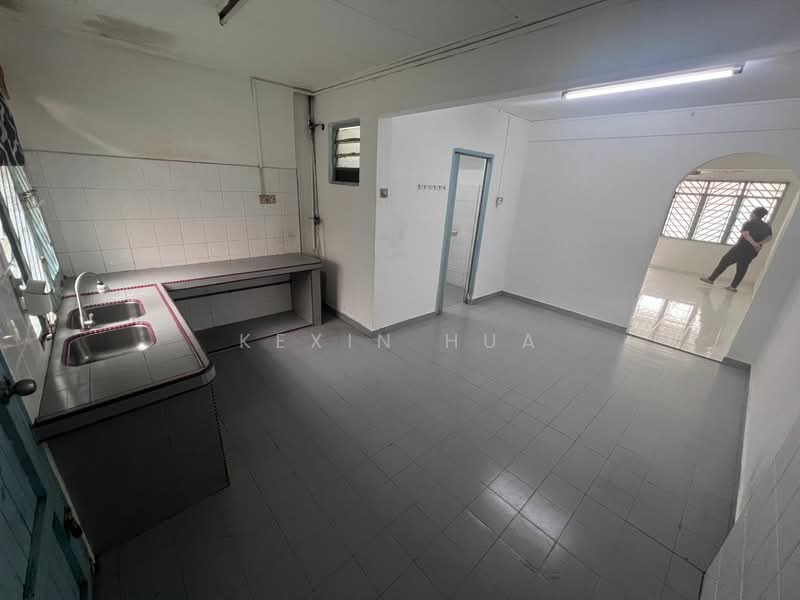 Rumah Teres 2 Tingkat untuk Dijual di Taman Rinting (Masai) - Kexin Hua - Kitchen - PropertyGuru.com.my