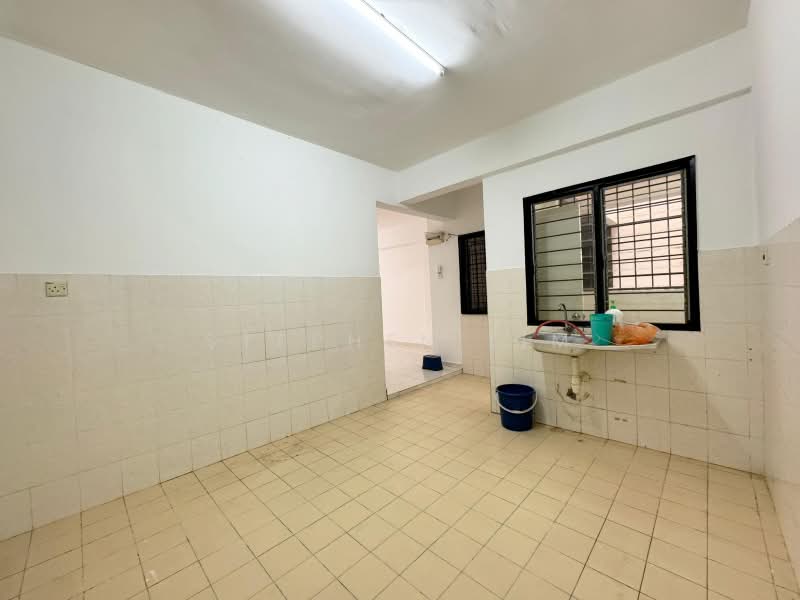 Flat for Rent at Hata Square - Stephen Lim - Kitchen - PropertyGuru.com.my