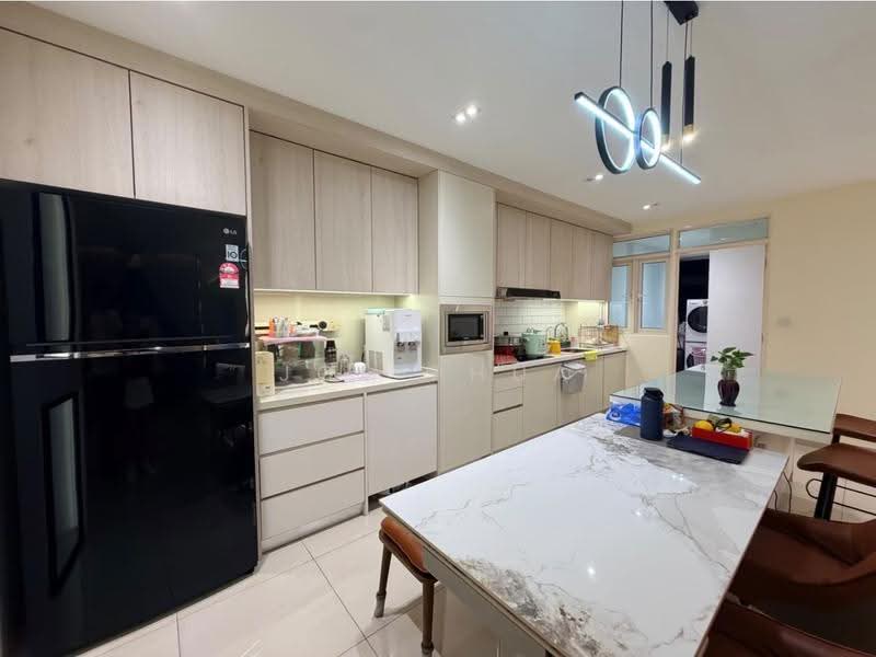 Service Residence for Sale at East Parc @ Manjalara - Joe Phua - Kitchen - PropertyGuru.com.my