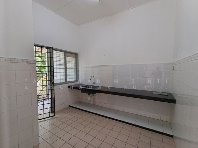 1-storey Terraced House for Sale in Puncak Alam (Selangor) - FARAH HANIM BINTI AD SUHADAK SUHADAK - Kitchen - PropertyGuru.com.my