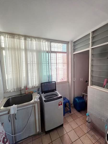Kondominium untuk Dijual di Gurney Beach Resort - Allen Yeoh - Interior - PropertyGuru.com.my