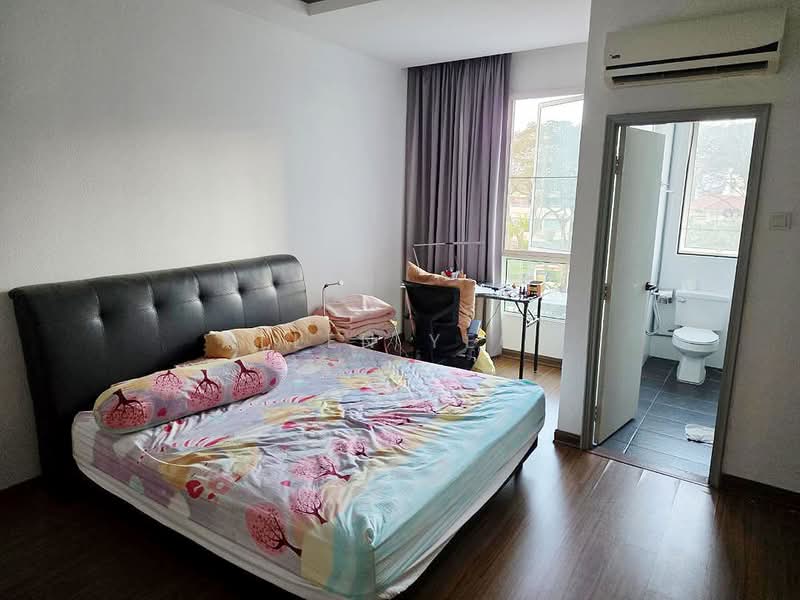 Kondominium untuk Dijual di Gurney Beach Resort - Allen Yeoh - Bedroom - PropertyGuru.com.my