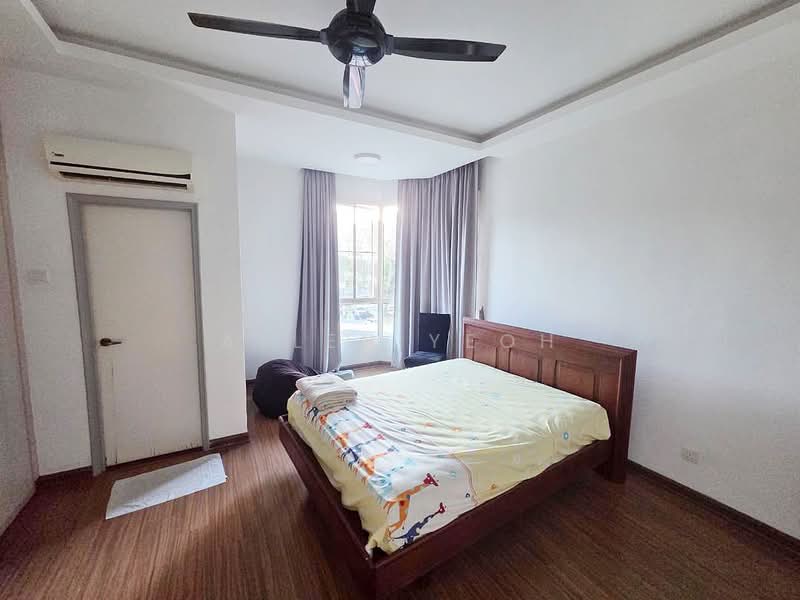 Kondominium untuk Dijual di Gurney Beach Resort - Allen Yeoh - Bedroom - PropertyGuru.com.my