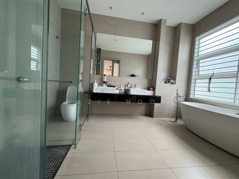 Bungalow for Sale in Shah Alam (Selangor) - Fazie Noor - Bathroom - PropertyGuru.com.my