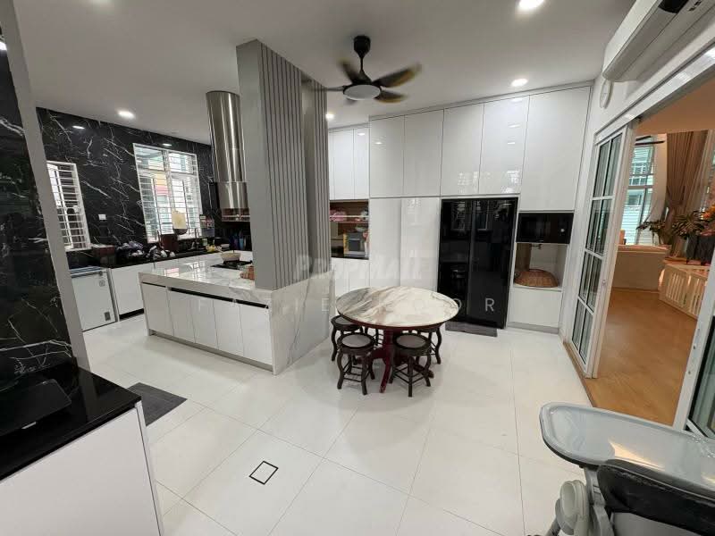 Bungalow for Sale in Shah Alam (Selangor) - Fazie Noor - Kitchen - PropertyGuru.com.my