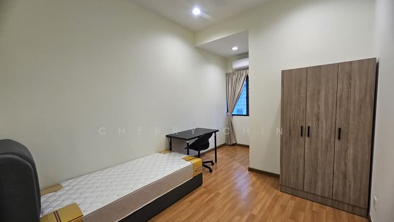 Rumah Teres 2 Tingkat untuk Disewa di Bandar Bukit Raja (Klang) - Cherry Chin - Upstair Medium Bedroom - PropertyGuru.com.my