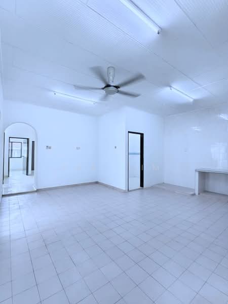 Rumah Berkembar untuk Dijual di Johor Bahru (Johor) - Karl Lim - Living Room - PropertyGuru.com.my