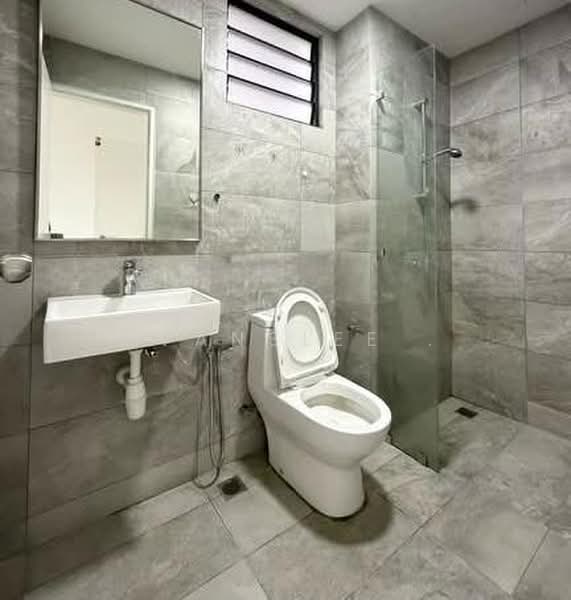 Servis Apartment untuk Disewa di Equine Residence - Evanslee . - Bathroom - PropertyGuru.com.my