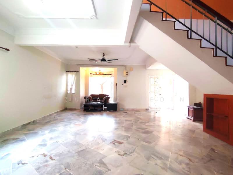 Rumah Teres 2 Tingkat untuk Dijual di Bandar Tun Hussein Onn (Cheras) - Adzura Zamedin - Living Room - PropertyGuru.com.my