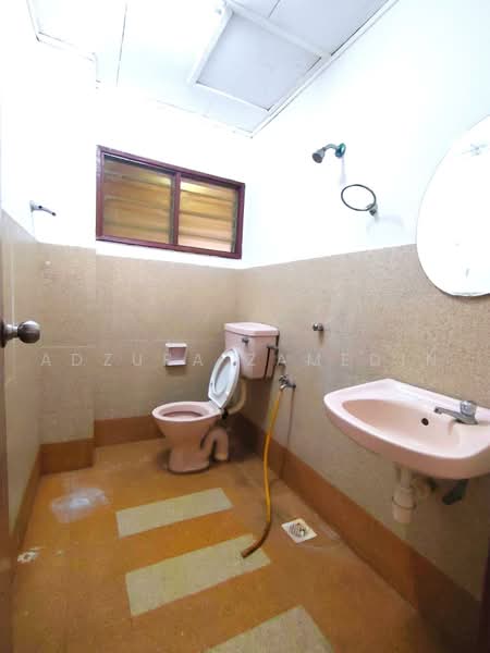 Rumah Teres 2 Tingkat untuk Dijual di Bandar Tun Hussein Onn (Cheras) - Adzura Zamedin - Bathroom - PropertyGuru.com.my