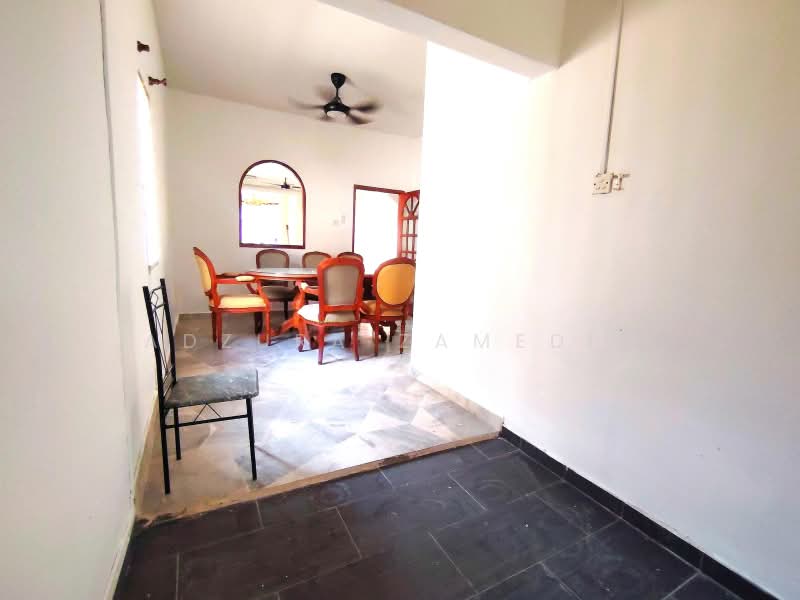 Rumah Teres 2 Tingkat untuk Dijual di Bandar Tun Hussein Onn (Cheras) - Adzura Zamedin - Dining Room - PropertyGuru.com.my