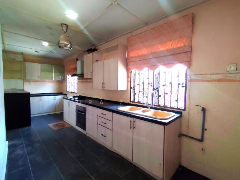 Rumah Teres 2 Tingkat untuk Dijual di Bandar Tun Hussein Onn (Cheras) - Adzura Zamedin - Kitchen - PropertyGuru.com.my