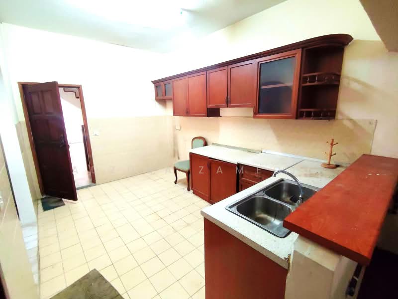 Rumah Teres 2 Tingkat untuk Dijual di Bandar Tun Hussein Onn (Cheras) - Adzura Zamedin - Kitchen - PropertyGuru.com.my