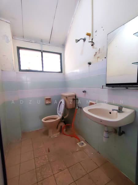 Rumah Teres 2 Tingkat untuk Dijual di Bandar Tun Hussein Onn (Cheras) - Adzura Zamedin - Bathroom - PropertyGuru.com.my