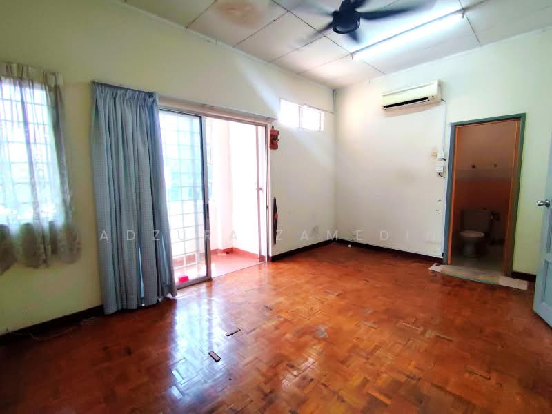 Rumah Teres 2 Tingkat untuk Dijual di Bandar Tun Hussein Onn (Cheras) - Adzura Zamedin - Living Room - PropertyGuru.com.my