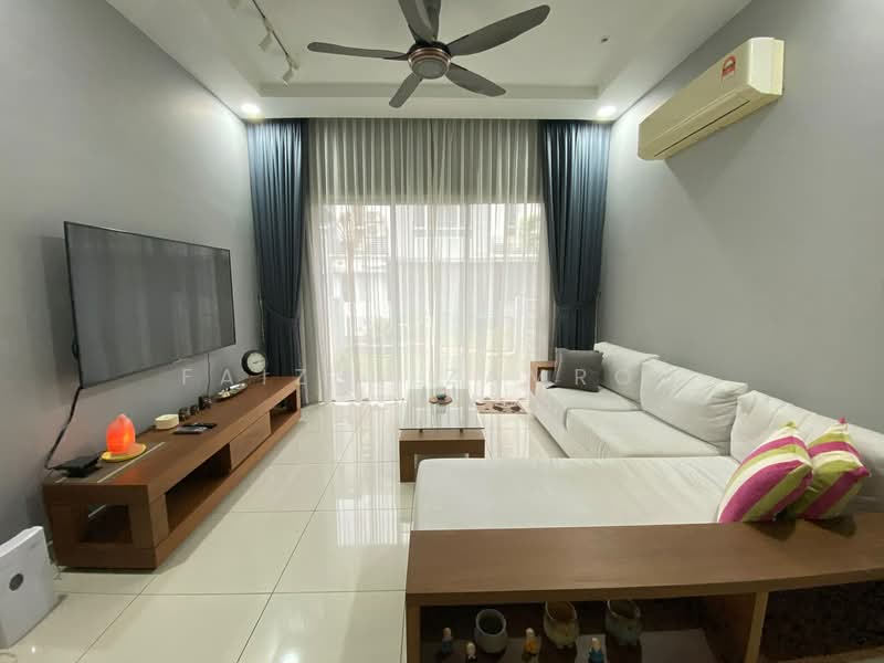 2-storey Terraced House for Sale in Bandar Tropicana Aman (Telok Panglima Garang) - Faizul Zamrod - Living Room - PropertyGuru.com.my