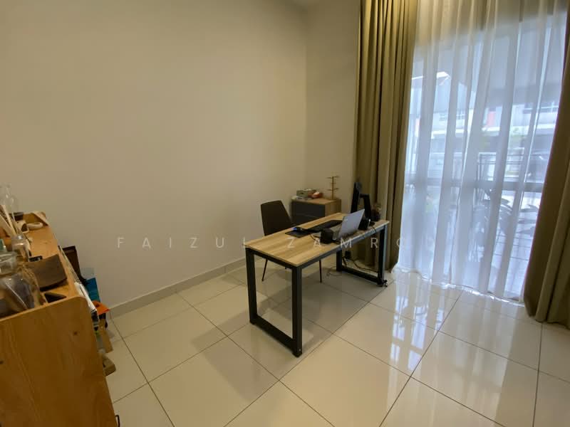 2-storey Terraced House for Sale in Bandar Tropicana Aman (Telok Panglima Garang) - Faizul Zamrod - Study - PropertyGuru.com.my