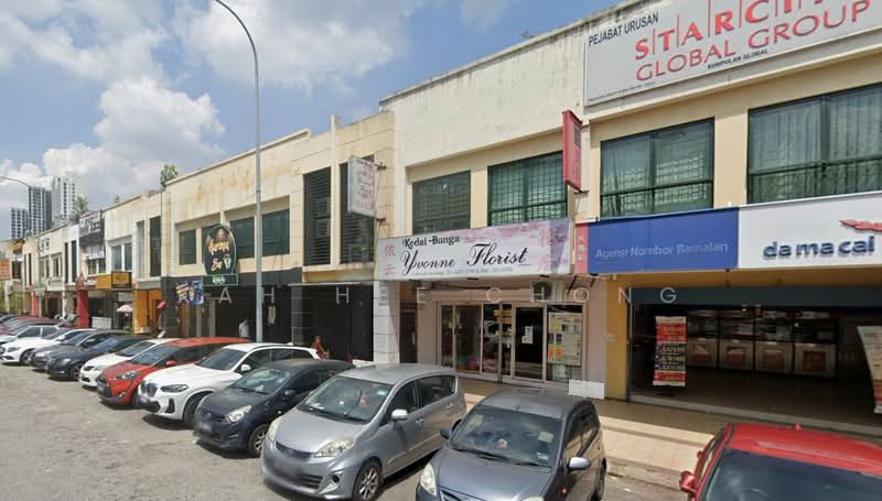 Shop for Sale in Batu Caves (Kuala Lumpur) - Kah Hee Chong - Exterior - PropertyGuru.com.my