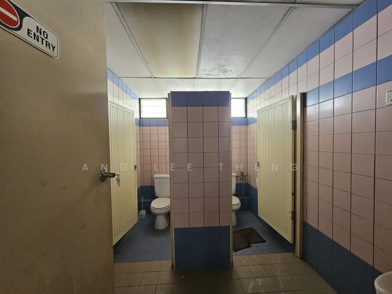 Pejabat untuk Disewa di Bayan Lepas (Penang) - Ang Lee Theng - Bathroom - PropertyGuru.com.my