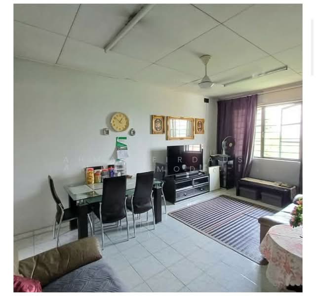 Pangsapuri untuk Dijual di SD Apartments - Ahmad Firdaus Mahmod - Living Room - PropertyGuru.com.my