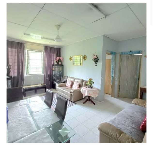 Pangsapuri untuk Dijual di SD Apartments - Ahmad Firdaus Mahmod - Living Room - PropertyGuru.com.my