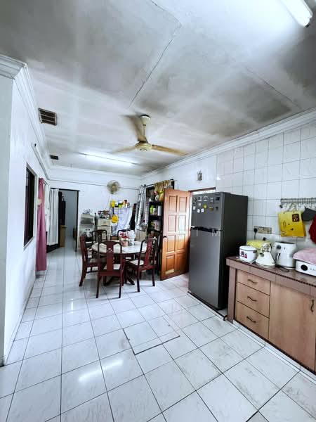 1-storey Terraced House for Sale in Taman Johor (Tampoi) - Karl Lim - Dining Room - PropertyGuru.com.my