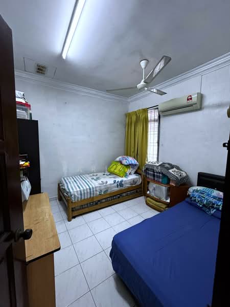 1-storey Terraced House for Sale in Taman Johor (Tampoi) - Karl Lim - Bedroom - PropertyGuru.com.my