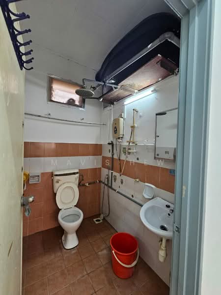 Flat for Rent at Flat Bukit Indah - Mavis Hew - Bathroom - PropertyGuru.com.my