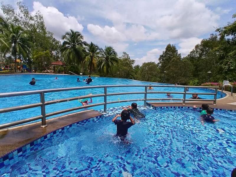 Rumah Kluster untuk Disewa di Bangi (Selangor) - Yoke Khiem Yap - Pool - PropertyGuru.com.my