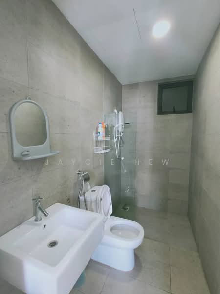 Servis Apartment untuk Disewa di Kenwingston Square Garden - Jaycie Hew - Bathroom - PropertyGuru.com.my