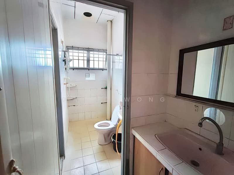 Rumah Teres 2 Tingkat untuk Dijual di Menglembu (Perak) - David Wong - Bathroom - PropertyGuru.com.my