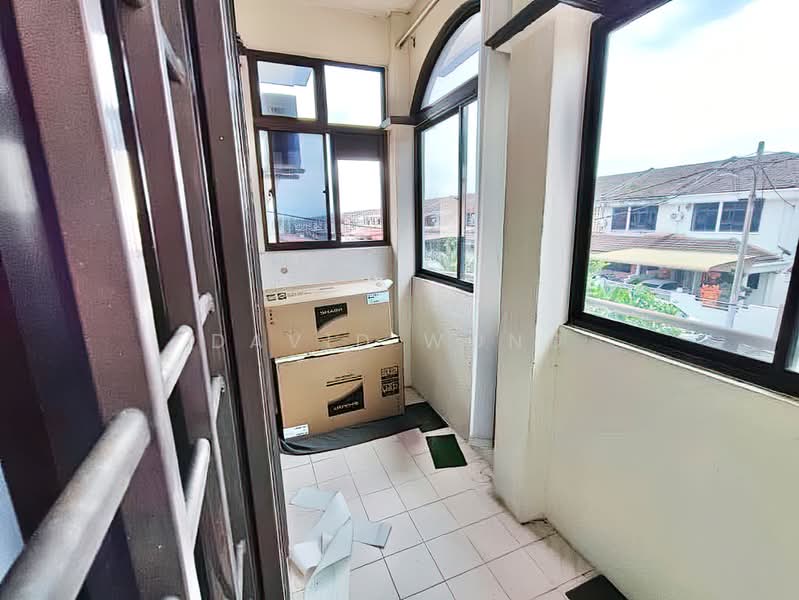 Rumah Teres 2 Tingkat untuk Dijual di Menglembu (Perak) - David Wong - Entrance - PropertyGuru.com.my