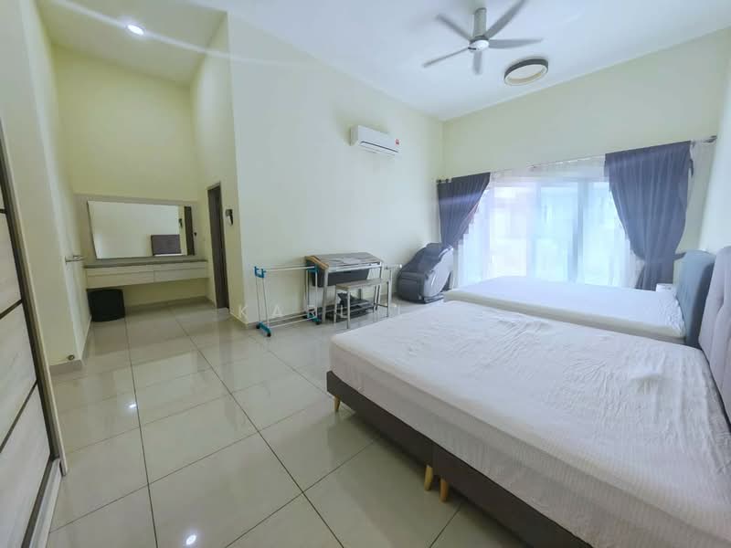 Rumah Teres 2-Tingkat untuk Dijual di Taman Seri Austin (Tebrau) - Karl Lim - Bedroom - PropertyGuru.com.my