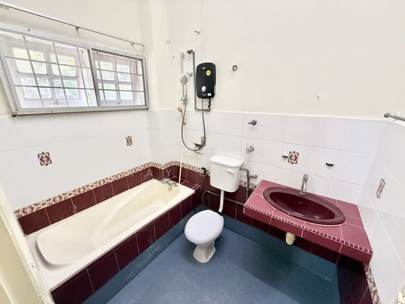 Semi-Detached House for Rent in Bandar Mahkota Cheras (Cheras) - Ray Chan - Bathroom - PropertyGuru.com.my