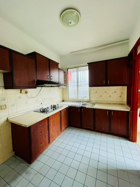 Pangsapuri untuk Dijual di Ixora Apartments - Kweenie Chong - Kitchen - PropertyGuru.com.my