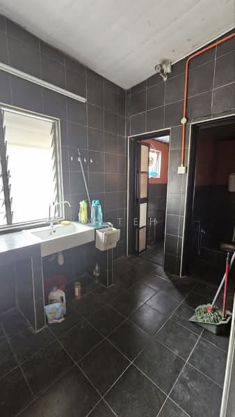 Kilang untuk Disewa di Subang Jaya (Selangor) - YX Teh - Bathroom - PropertyGuru.com.my