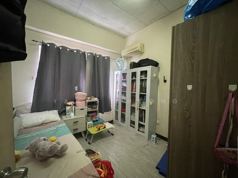 Pangsapuri untuk Dijual di Mas Kipark Damansara - Yanis Cheong - Bedroom - PropertyGuru.com.my